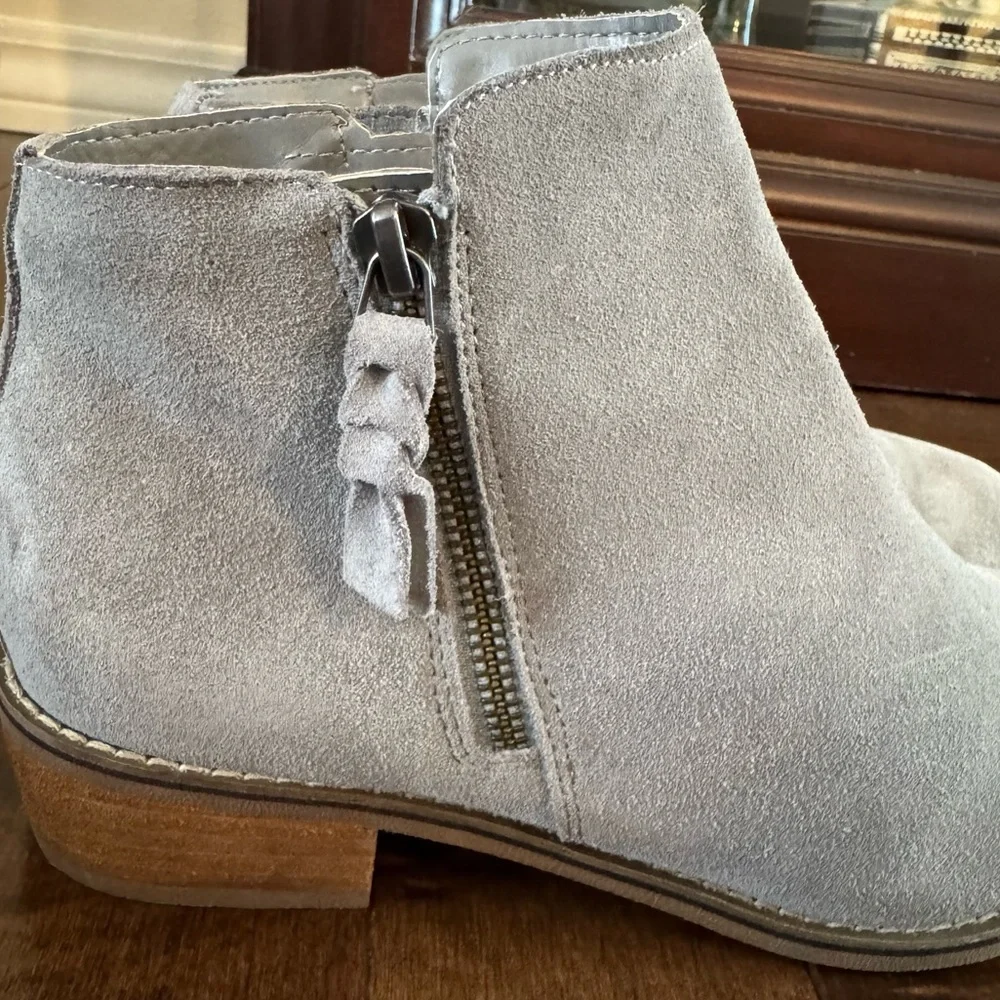 Blondo Gray Liam Waterproof Suede Leather Ankle Boots - Picture 10 of 16